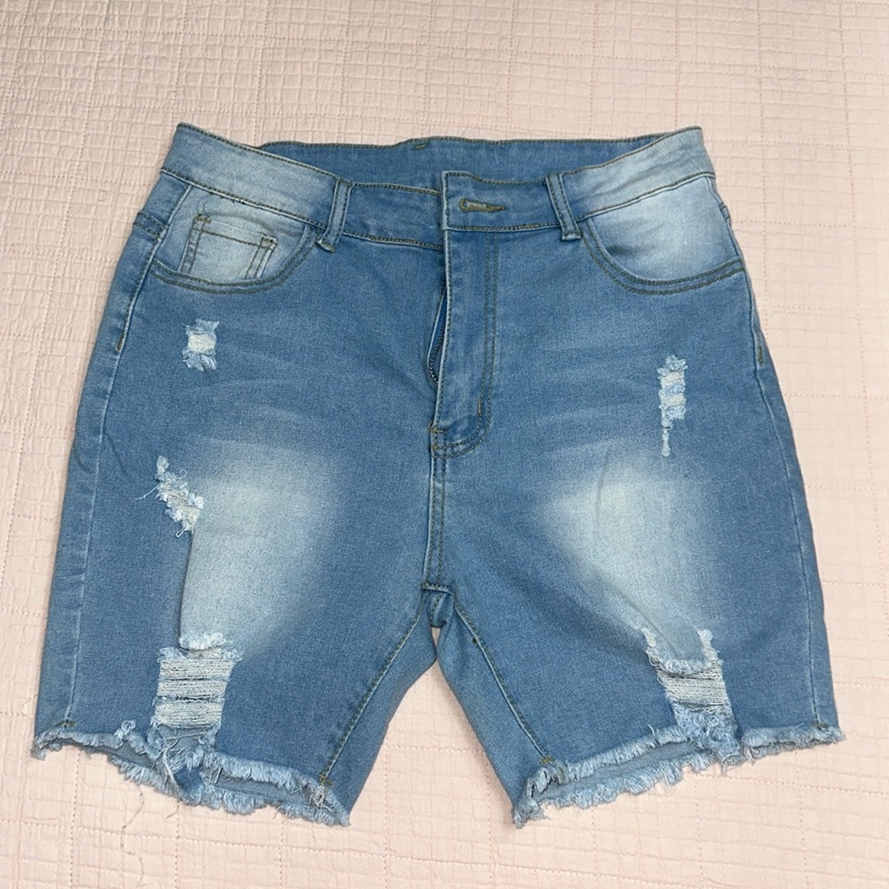 Women’s SHEIN high rise denim shorts size L. New never worn